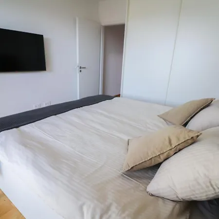 Lasiesta Ii *